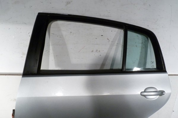 Drzwi tył lewe VW Golf Plus 5M 2005 2.0TDI BKD (Kod lakieru: LA7W)