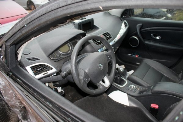 Mechanizm wycieraczek + silniczek Renault Megane III 2009 (2008-2012) Kombi 