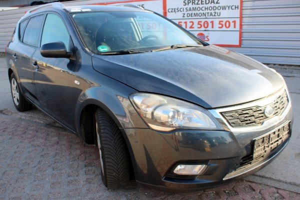 Listwa klapy bagażnika tył Kia Ceed I Lift ED 2011 1.6CRDI D4FB Kombi