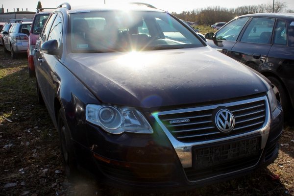Maska VW Passat B6 2005 Kombi (kod lakieru: LA5E)