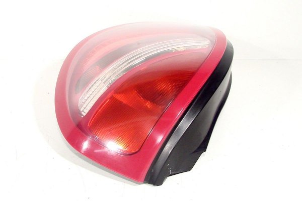 Lampa tył prawa Nissan Almera N16 2000-2002 Hatchback 3-drzwi 5-drzwi