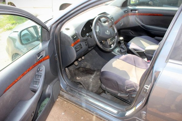 Drzwi tył lewe Toyota Avensis T25 2005 2.2D-CAT 2AD-FHV Kombi