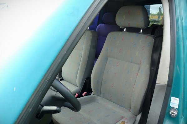 Listwa oświetlenia tablicy rejestracyjnej VW Transporter T5 2005 Bus (kod lakieru: LL6T)
