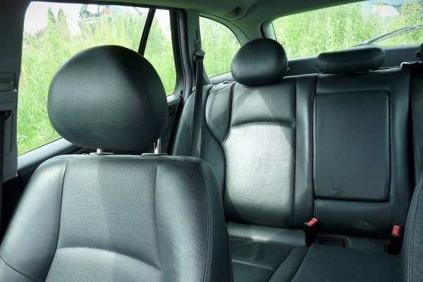 _Komplet fotel lewy kierowcy + fotel prawy pasażera + kanapa tył Mercedes C-Klasa W203 2002 Kombi