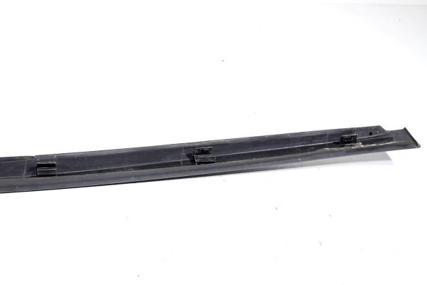 _Listwa szyby czołowej prawa Mercedes Vito W638 1995-2003