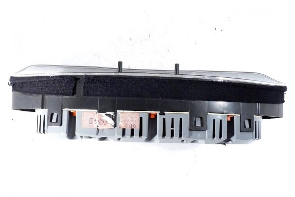 Licznik zegary Audi A4 B5 1996 1.6i 8V