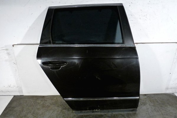 _Drzwi tył prawe VW Passat B6 2007 Kombi  (kod lakieru: LC9X)