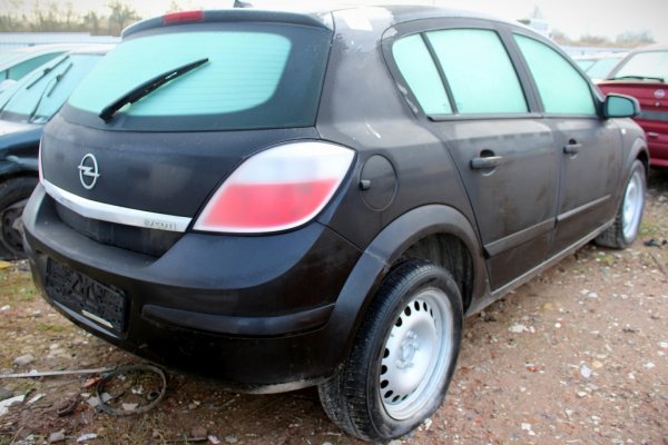 Amortyzator przód prawy Opel Astra H 2005 1.9CDTI Z19DTJ Hatchback 5-drzwi 