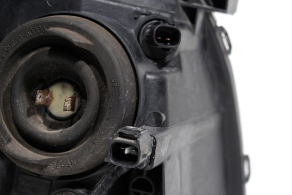_Reflektor lewy Toyota Avensis T25 Lift 2006-2008 (xenon)