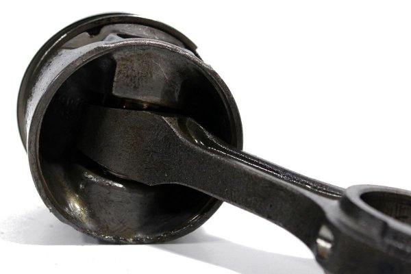 Tłok korbowód Ford Focus MK1 1998-2004 1.8TDDI