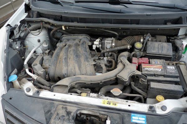 _Błotnik przód prawy Nissan Note E11 LIFT 2011 (2009-2012) Hatchback 5-drzwi (kod lakieru: 326) 