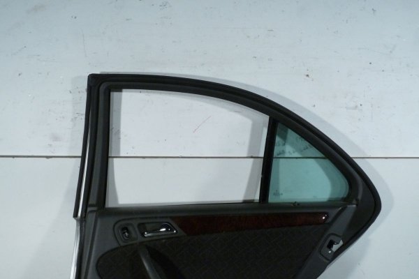 _Drzwi tył prawe Mercedes C-Klasa W203 2003 Sedan (Kod lakieru: 744)