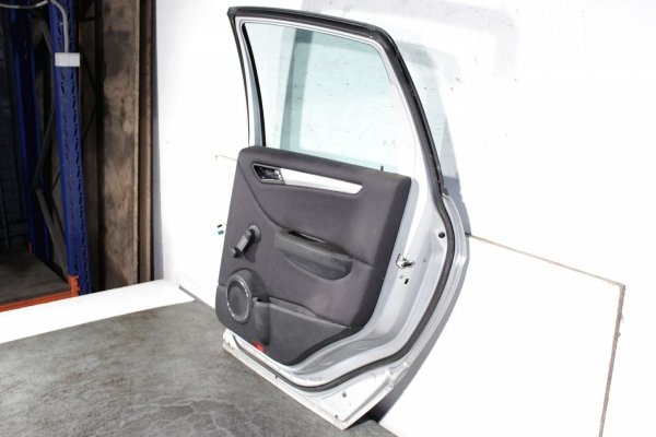 Drzwi tył prawe Mercedes B-Klasa W245 2010 Hatchback 5-drzwi (Kod lakieru: 761)