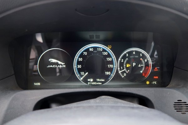_Wygłuszenie maski Jaguar XF X260 2016 Sedan 