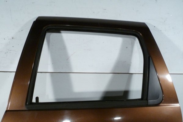 Drzwi tył lewe Dacia Duster 2010 (Kod lakieru: TECNA)