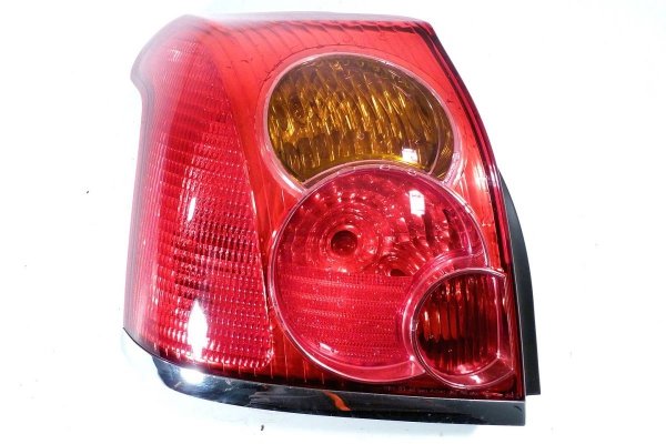 _Lampa tył lewa Toyota Avensis T25 2003-2006 Liftback