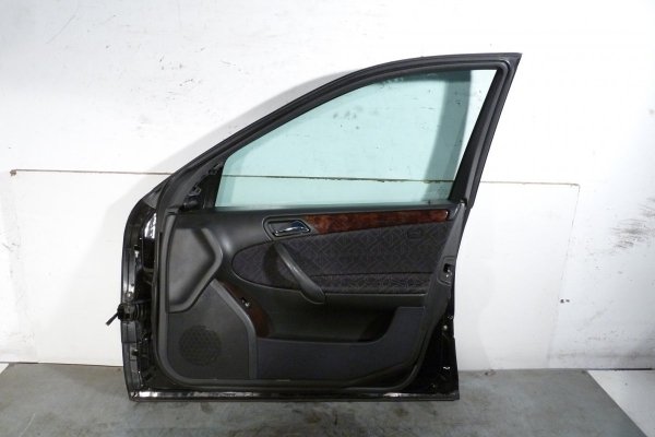 _Drzwi przód prawe Mercedes C-klasa W203 Lift 2004 Sedan (kod lakieru: 197)