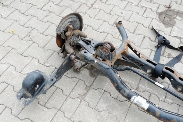 _Belka zawieszenie tył VW Golf V 1K 2003-2008 Hb