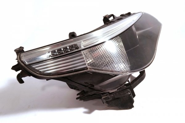 Reflektor prawy BMW 5 E60 E61 2003-2007 (xenon, skrętny)