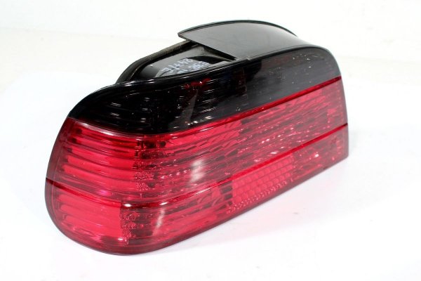 Lampy lampa tył lewa prawa BMW 7 E38 1994 Sedan