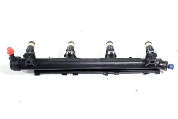 Listwa wtryskowa Skoda Fabia 6Y 1999-2007 1.4i 16V