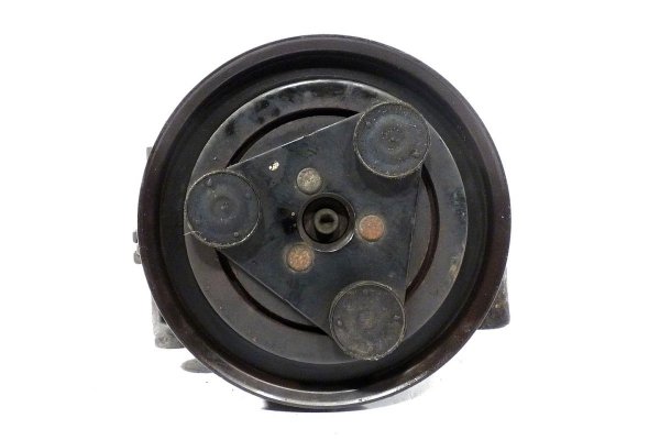 Sprężarka pompa klimatyzacji Nissan Primera P11 1996-2002 2.0i 16V