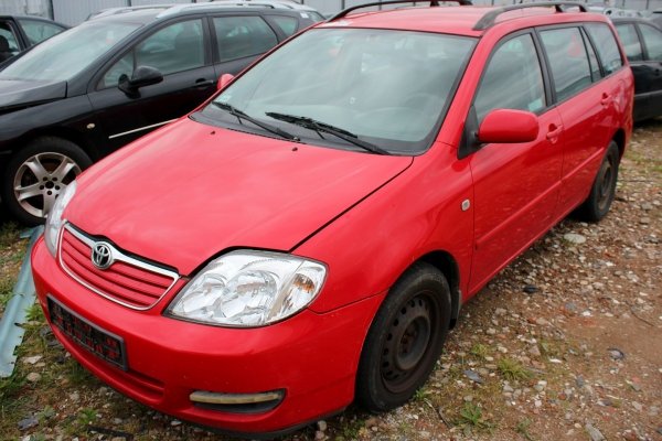 Błotnik przód lewy Toyota Corolla E12 2005 Kombi (3E5)