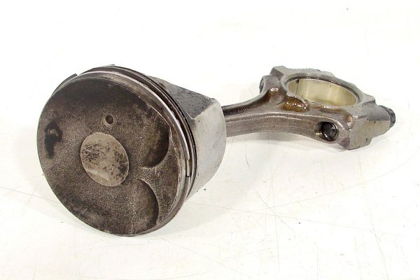 Tłok korbowód Toyota Yaris XP10 1999-2005 1.0i 16V