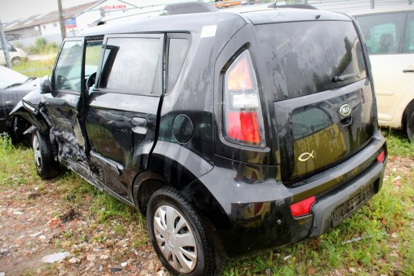 Zamek drzwi przód prawy Kia Soul I AM 2009 1.6i G4FC Crossover 5-drzwi