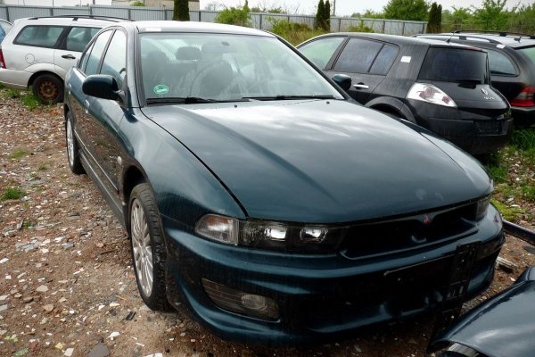 Błotnik przód prawy Mitsubishi Galant EA0 2000 2.4GDI 4G64 Sedan