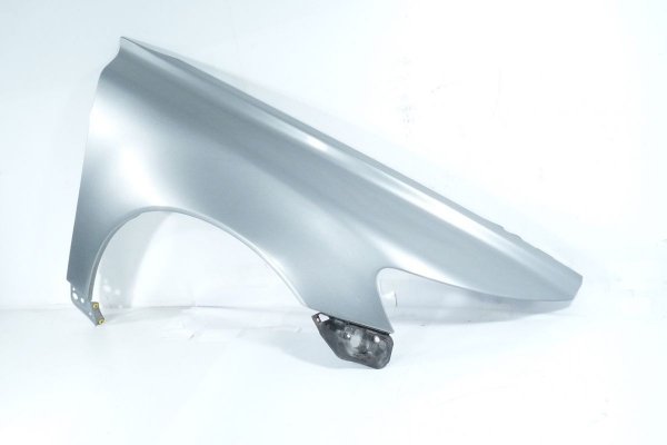 _Błotnik przód prawy Volvo V50 S40  2004-2012