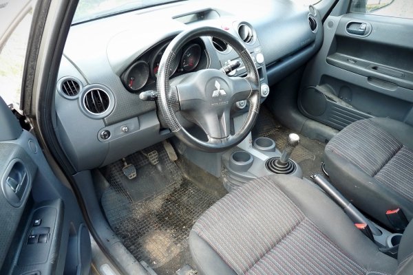 Półoś przód prawa Mitsubishi Colt VI Z30 2007 1.3i 16V 4A90 Hatchback 5-drzwi 