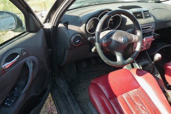 Alfa Romeo 147 2004 1.9JTD Hatchback 5-drzwi [B/C]