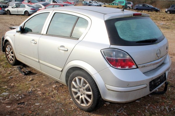 Drzwi przód prawe Opel Astra H 2008 Hatchback 5-drzwi (kod lakieru: 2AU)