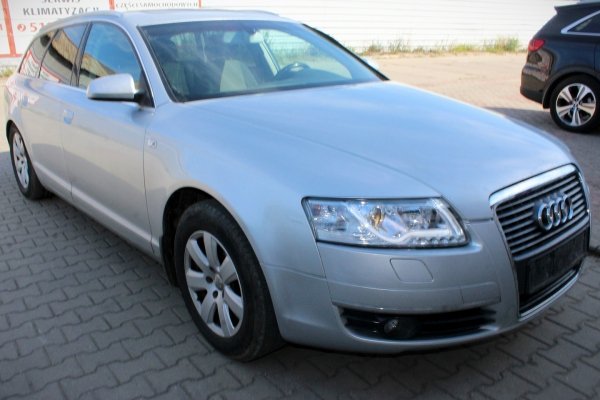 _Lampa tył w klapę lewa LED Audi A6 C6 2005 Kombi 