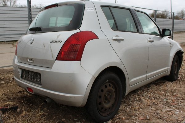 Zamek klapy bagażnika tył Suzuki Swift 2007 1.3DDiS Z13DT Hatchback 5-drzwi