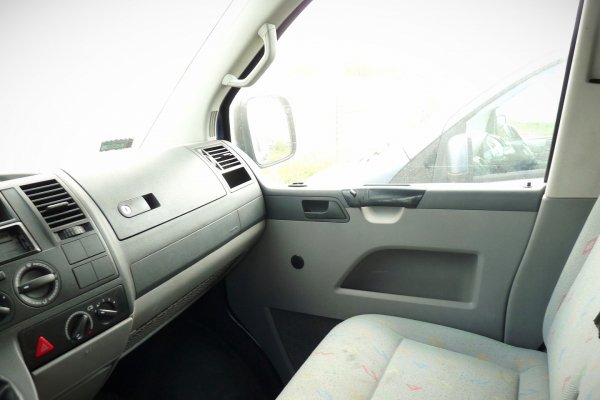 Podnośnik szyby przód prawy VW Transporter T5 2004 Bus