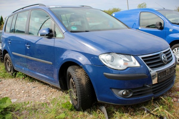 Konsola VW Touran 1T LIFT 2007 1.9TDI BLS Minivan