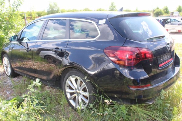 Pompa paliwa Opel Astra J 2011 1.4Turbo A14NET Kombi