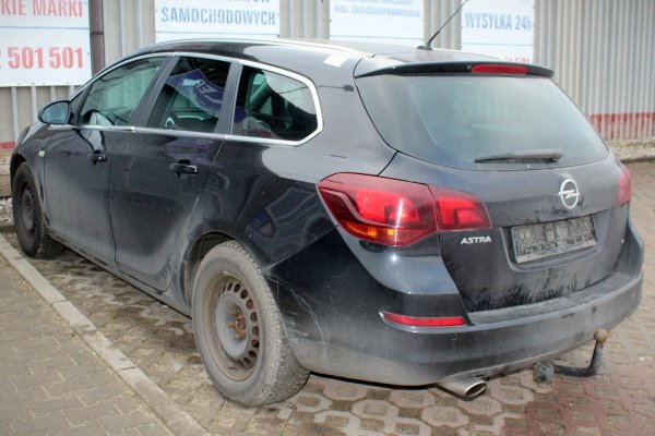Opel Astra J 2010 1.4i A14NEL Kombi [B]