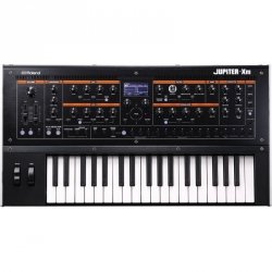 Roland Jupiter XM Syntezator