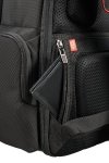 Plecak posiada bezpieczną kieszeń z ochroną RFID
