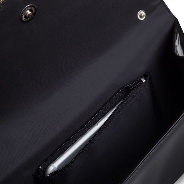 Czarna kopertówka torebka wizytowa Solome M10 zamsz detal