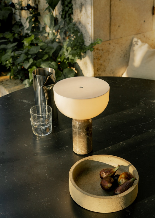 Lampka stołowa nocna półokrągła szary marmur nowoczesna designerska dekoracyjna na komodę 24cm Kizu 21712 New Works