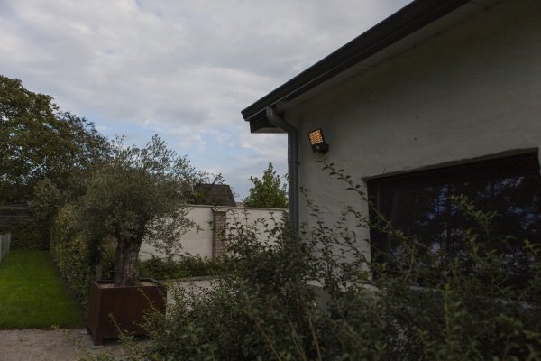 Lampa zewnętrzna kinkiet LED nowoczesna minimalistyczna szara aluminiowa klasyczna ATLANTIS - CZUJNIK RUCHU IP54 7801608118 LUTEC