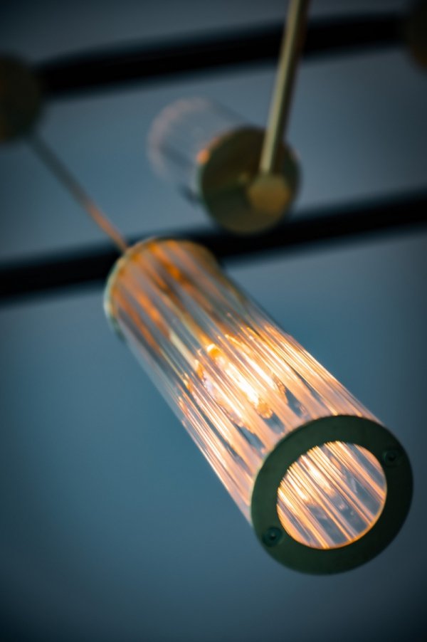 Złota lampa wisząca nowoczesna klasyczna ryflowane szkło transparentne mosiądz szczotkowany HAMPTON 8489 Argon