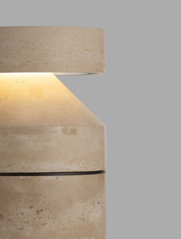 Minimalistyczny słupek ogrodowy klasyczny LED beżowa niska tuba trawertyn IP65 REVARIO LE75113 Luces Exclusivas
