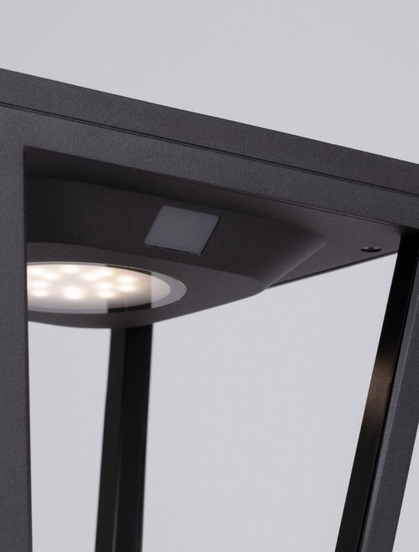 Minimalistyczna lampa solarna zewnętrzna do ogrodu z czujnikiem ruchu klasyczna LED aluminiowa kolor antracyt IP54 CANDELA LE75178 Luces Exclusivas