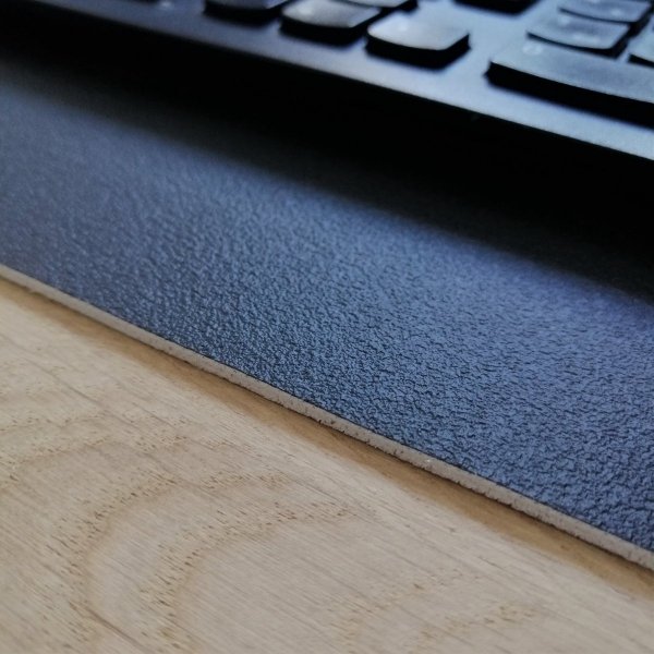 Podkładka mata pod mysz klawiaturę 2,6mm na biurko 60x30 cm