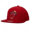 Mitchell & Ness czapka z daszkiem NBA Miami Heat Team Ground 2.0 Snapback Hwc Heat HHSS3258-MHEYYPPPRED1